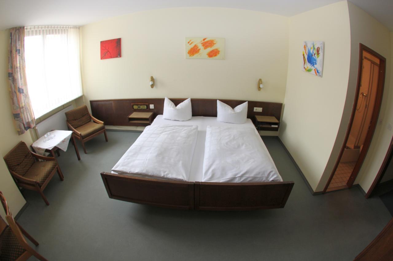 Zum Lowen Hotel Weiterstadt Eksteriør bilde