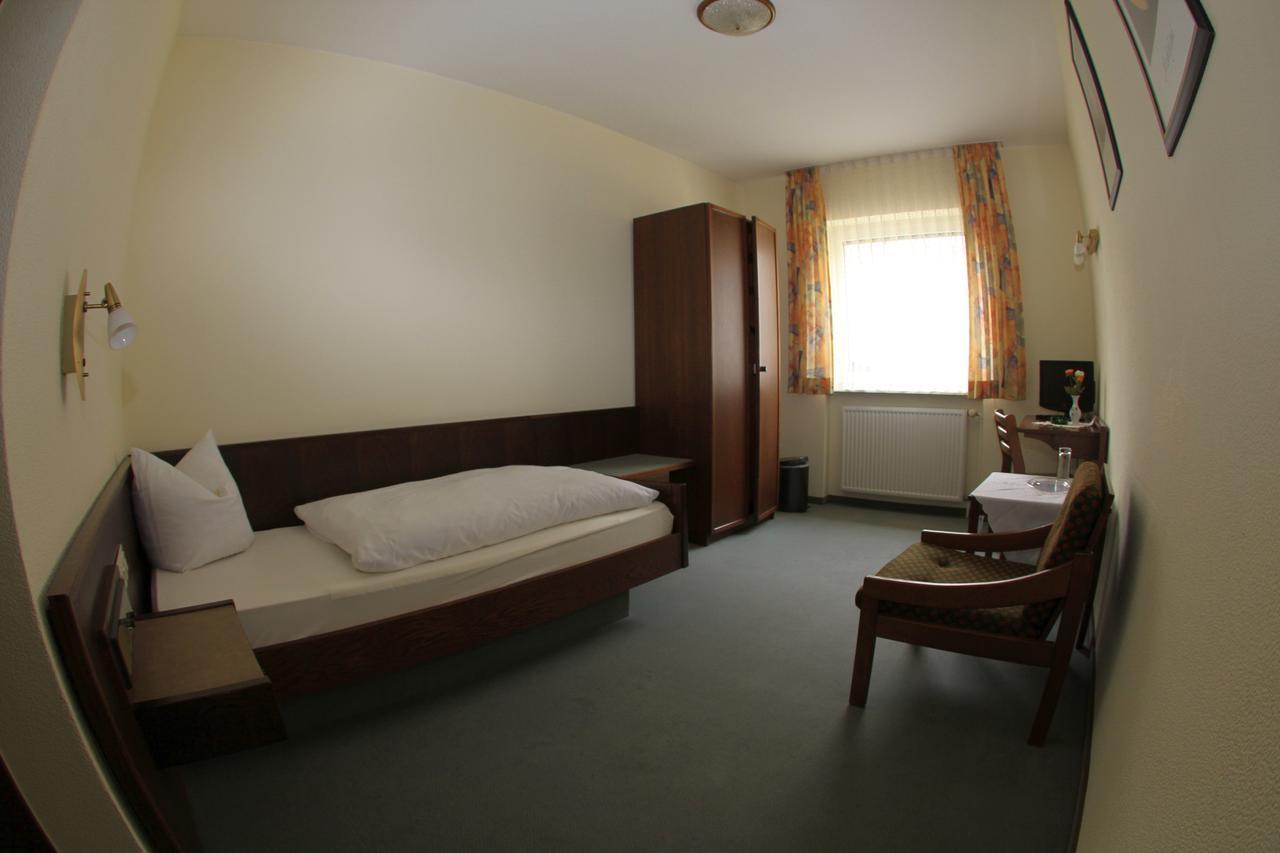 Zum Lowen Hotel Weiterstadt Eksteriør bilde