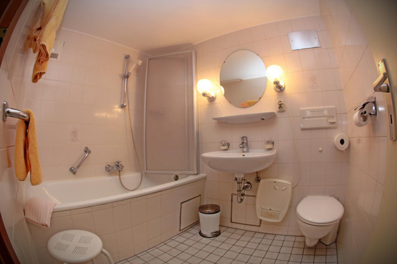 Zum Lowen Hotel Weiterstadt Eksteriør bilde