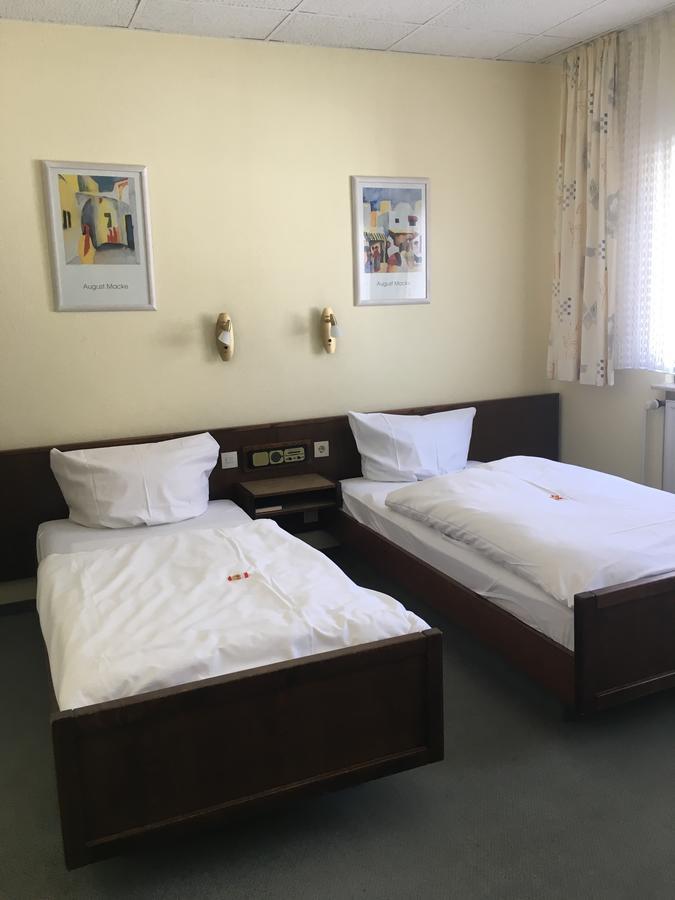 Zum Lowen Hotel Weiterstadt Eksteriør bilde